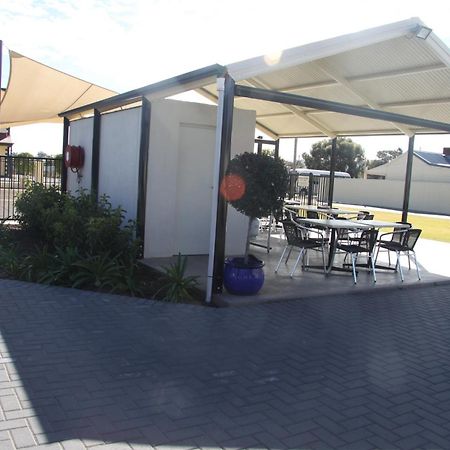 Red Earth Motel Broken Hill Extérieur photo