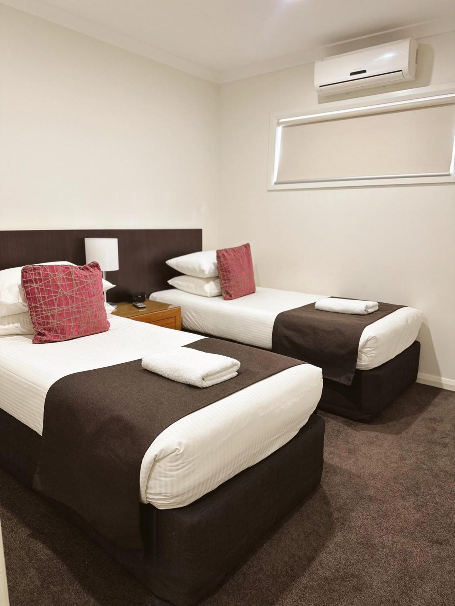 Red Earth Motel Broken Hill Extérieur photo